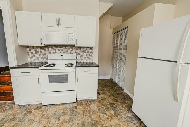 Foto del edificio - 297-303-303 Dartmouth St