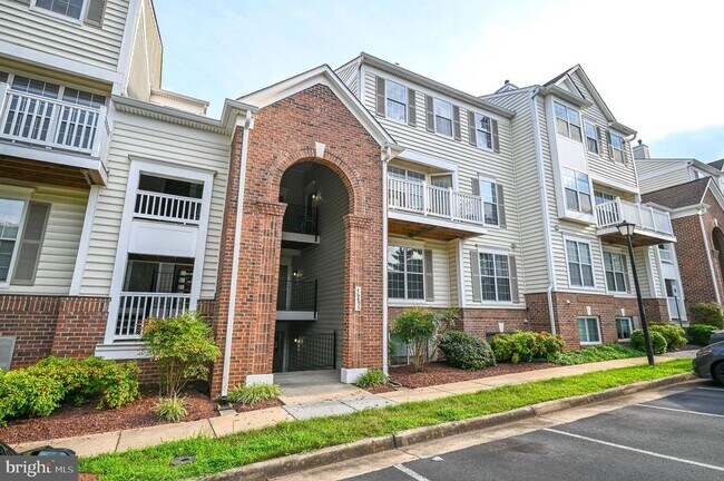 Foto del edificio - 46893 Eaton Terrace