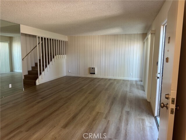 Foto del edificio - 318 Miraleste Dr