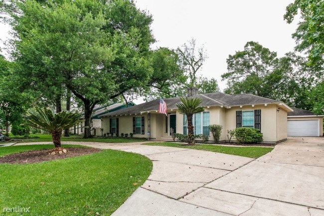 Foto del edificio - 7434 Antoine Dr