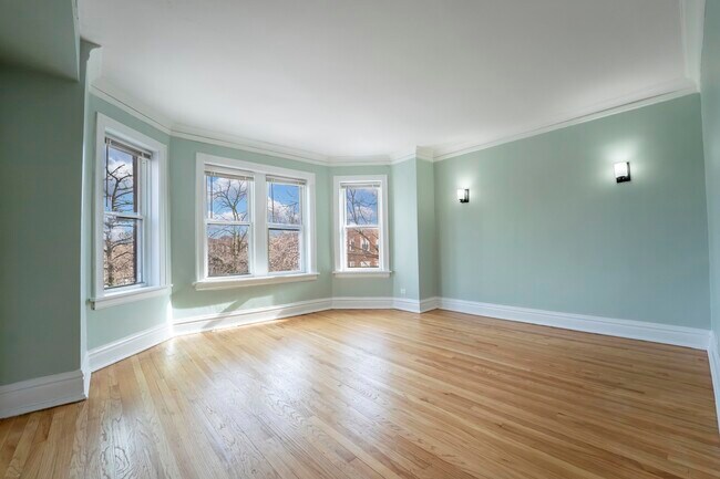 Foto del edificio - 845 Lyman Ave