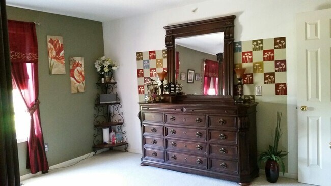 Foto del edificio - 3650 Lawndale Ln N