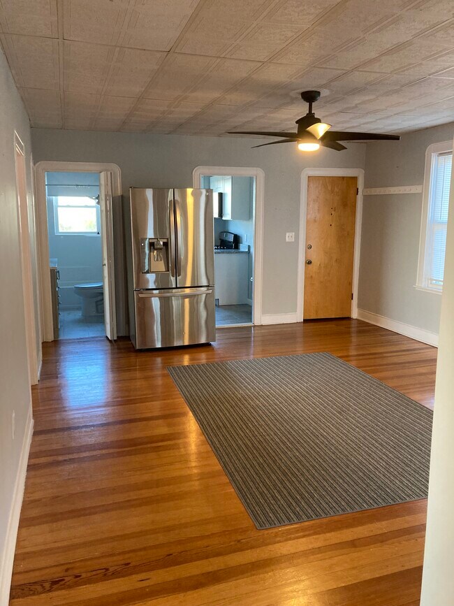 Foto del edificio - 56 Howland St