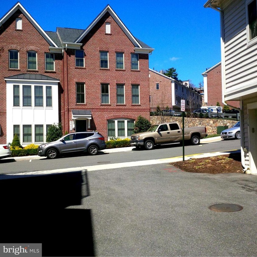 3314 S Kemper Rd, Arlington, VA 22206 Townhome Rentals in Arlington