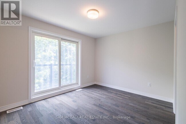 Building Photo - 45 Folcroft St