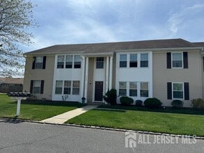 Building Photo - 525 Belford Rd