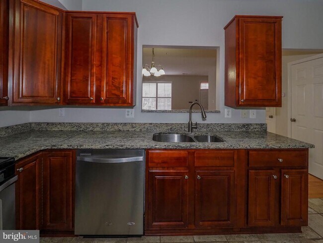 Foto del edificio - 32 Harbour Heights Dr