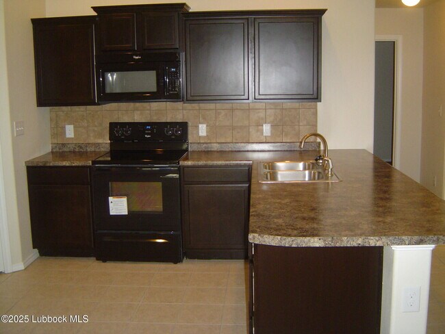 Foto del edificio - 5740 110th St