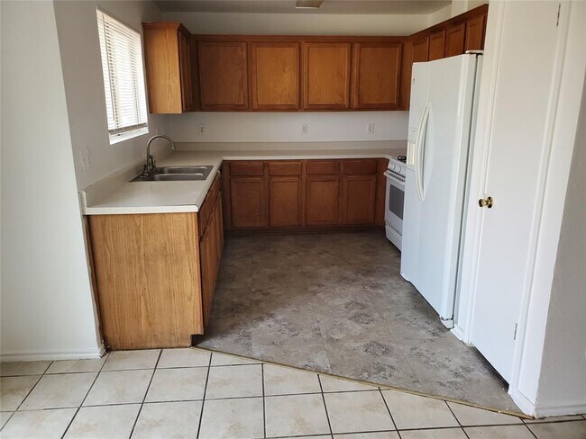 Foto del edificio - 7209 Ritchie Dr