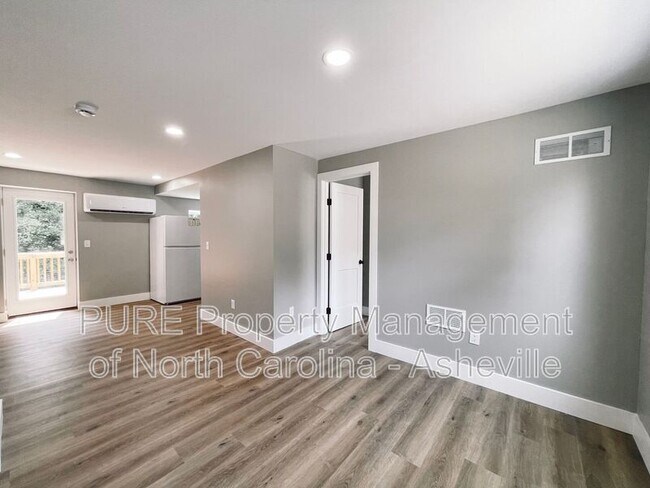 Building Photo - 268 Sand Hill Rd