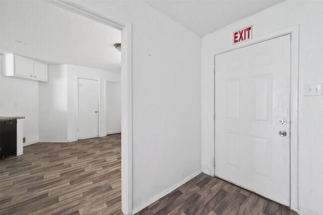 Building Photo - 8203 Lone Quail Dr