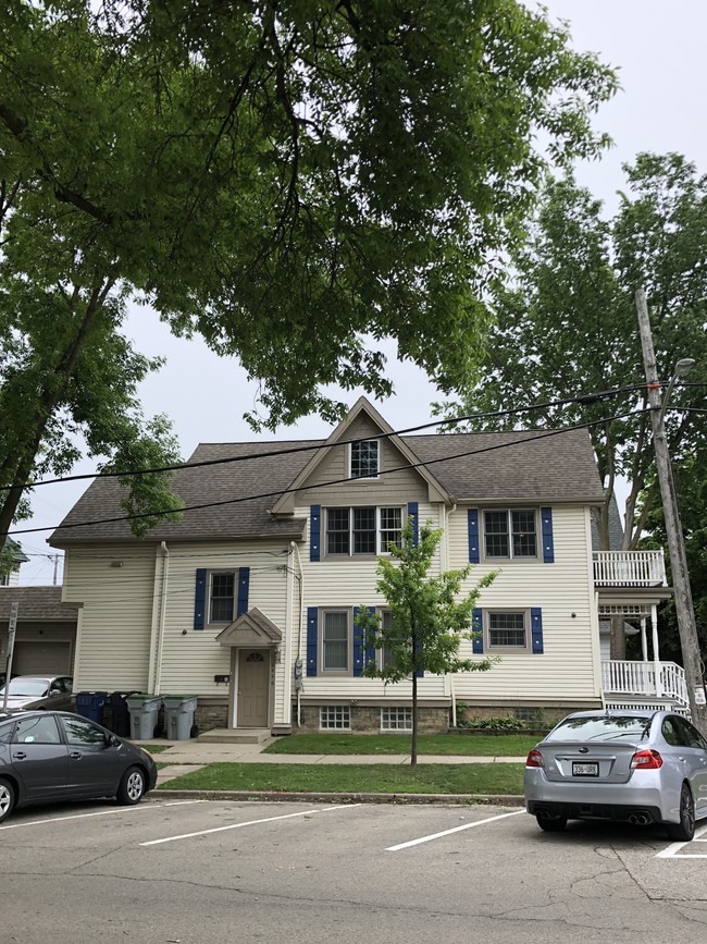 Building Photo - 2446 N Cramer St