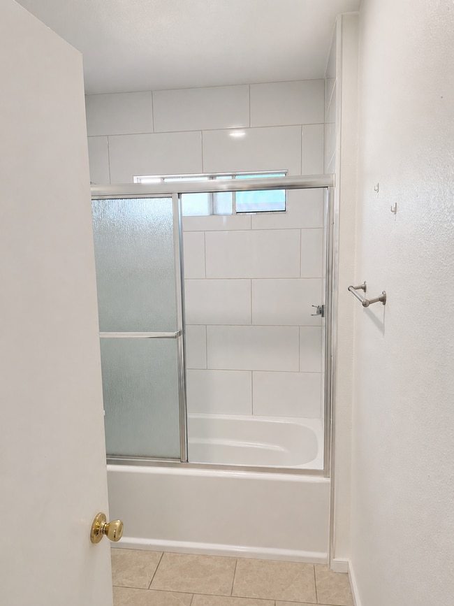 Foto del edificio - 1047 W Vernon Ave