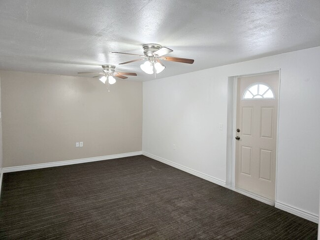 living room - 3228 W 4340 S