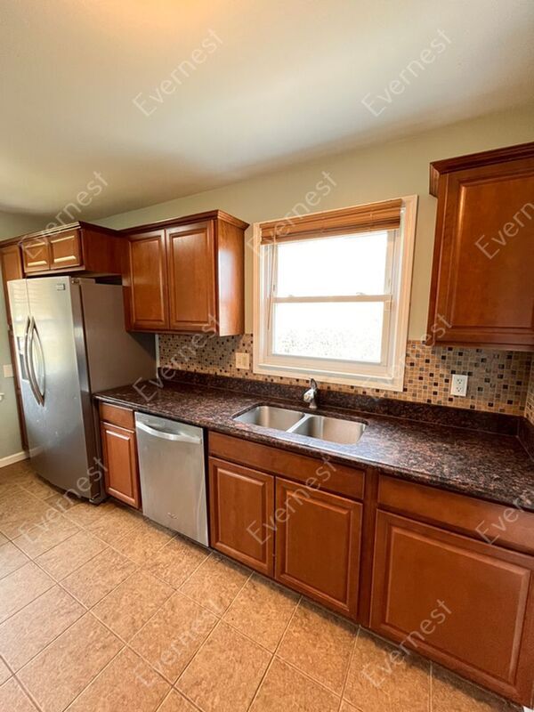 Building Photo - 8457 McKinley