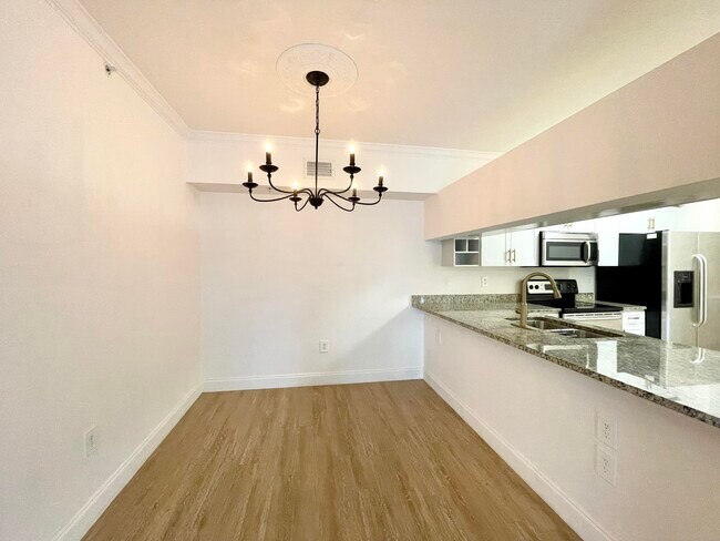 Building Photo - 6511 Emerald Dunes Dr