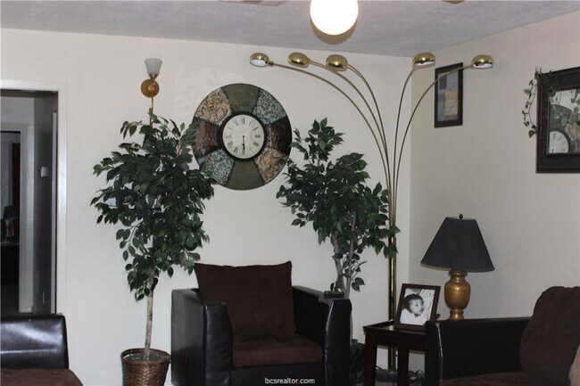 Building Photo - 2604 Pecan Ridge Dr
