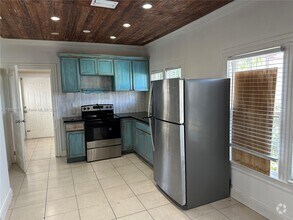 Building Photo - 213 Stirling Rd