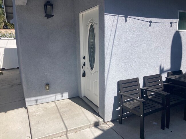 Foto del edificio - 2129 S Sycamore Ave