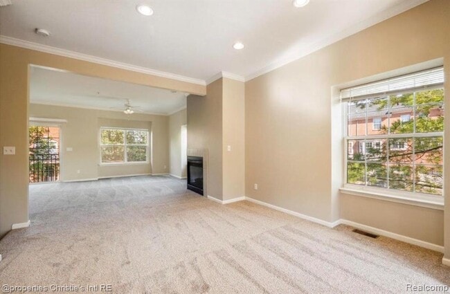 Foto del edificio - 22089 Parkview Dr