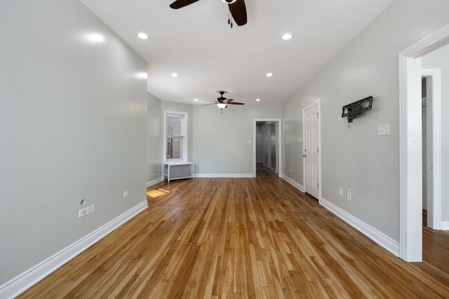 Building Photo - 2324 N Harding Ave