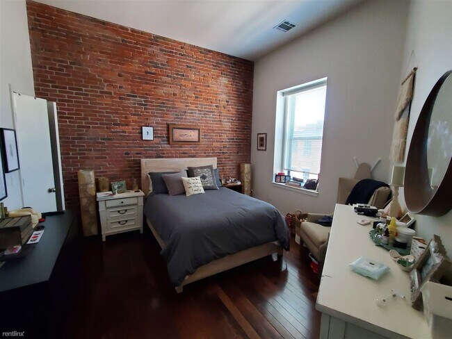 Building Photo - 1 br, 1 bath  - 460 Harrison Ave # U-365