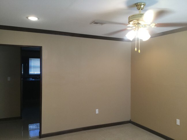Building Photo - 6225 Urquhart Street, LLC