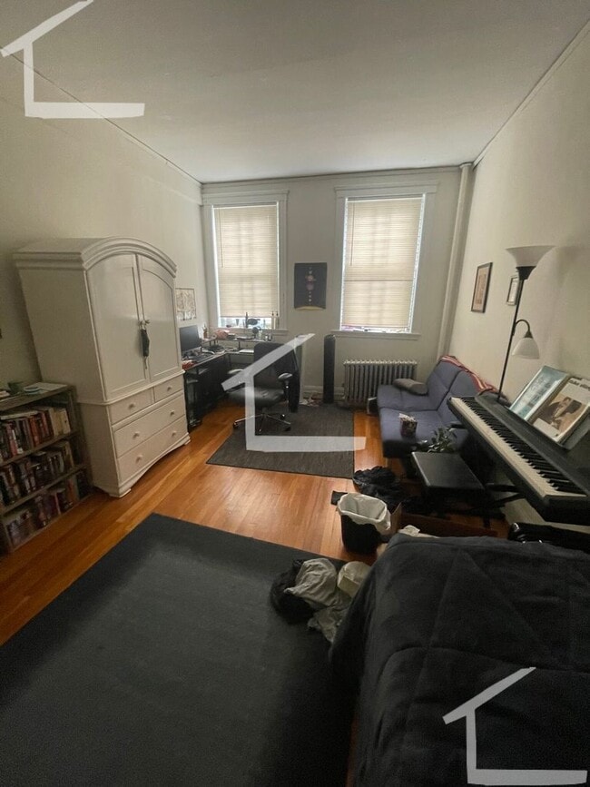 Building Photo - HOT ALLSTON LISTING!!!!