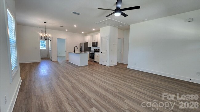 Foto del edificio - 1818 E Greenbriar Rd