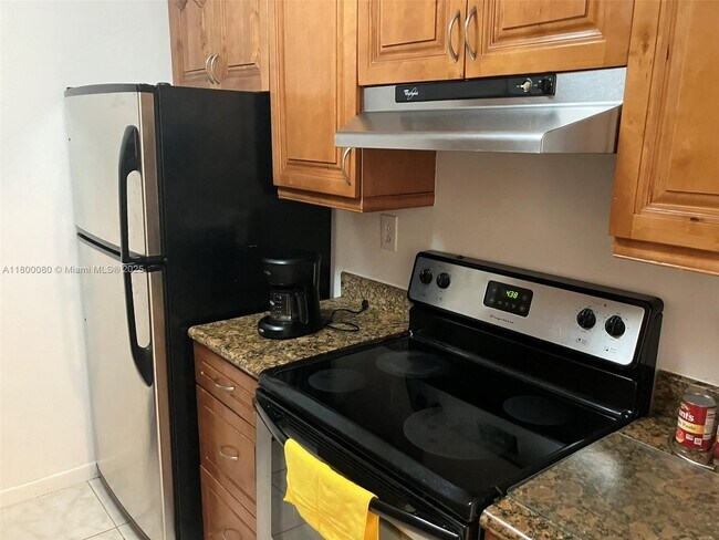 Foto del edificio - 10802 N Kendall Dr