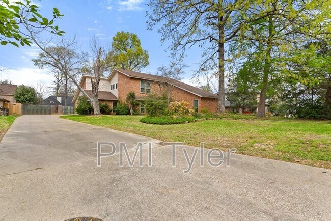 Foto del edificio - 1219 Heather Ln