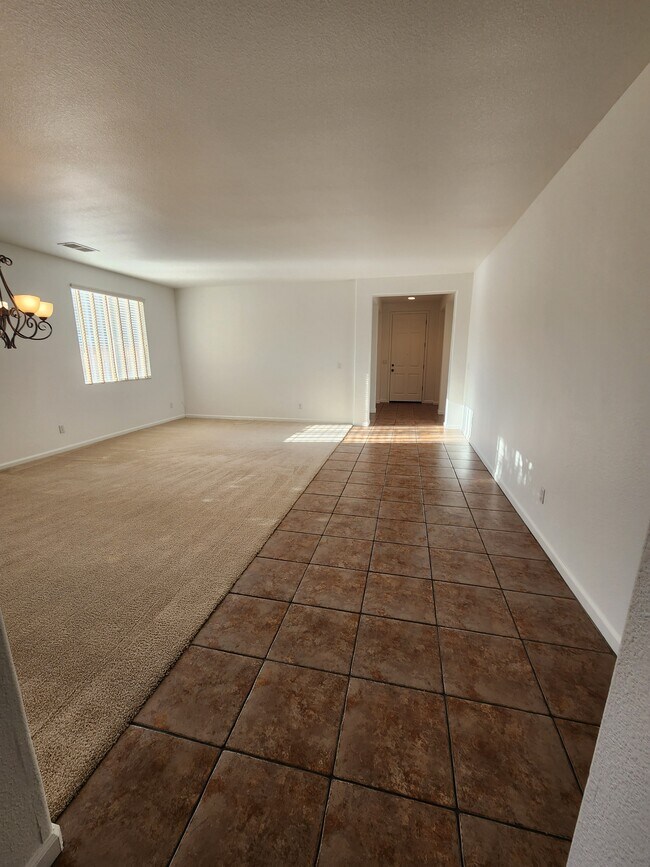 Building Photo - 9366 Mendoza Ln