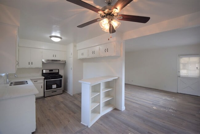 Building Photo - 4920 Laurel Canyon Blvd