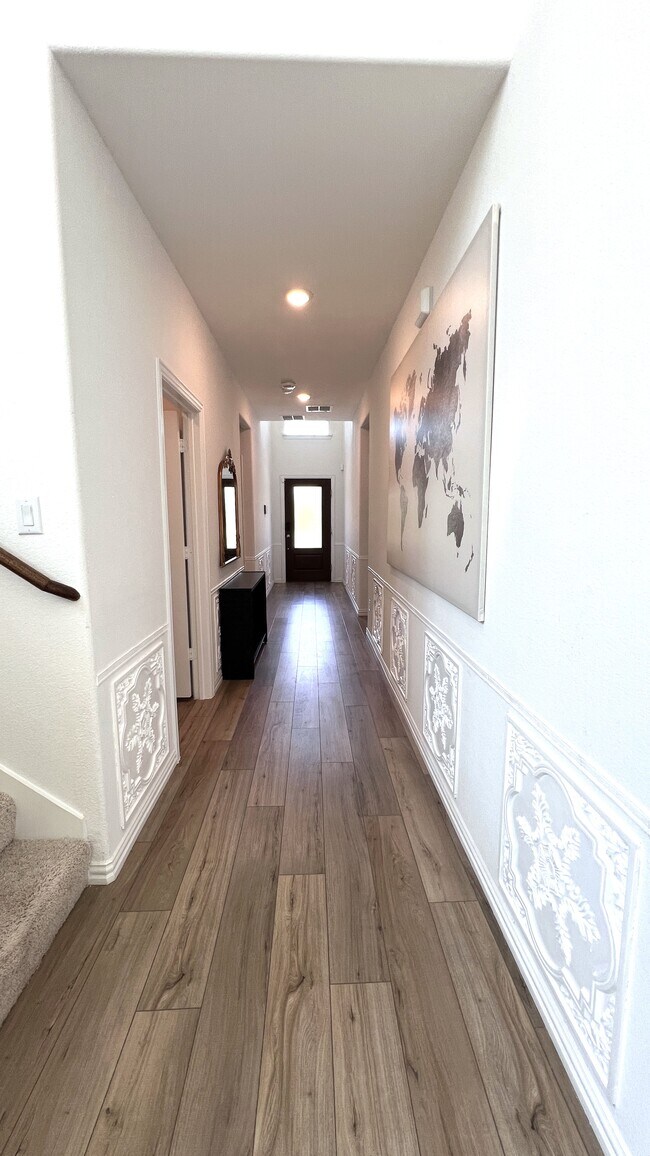 Foto del edificio - 5334 Riverwalk Pky