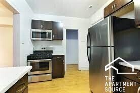 Primary Photo - 5207 W Belmont Ave