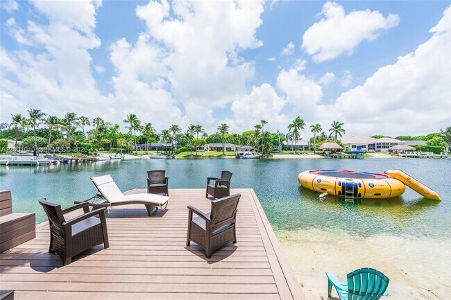 Foto del edificio - 9240 SW 140th St