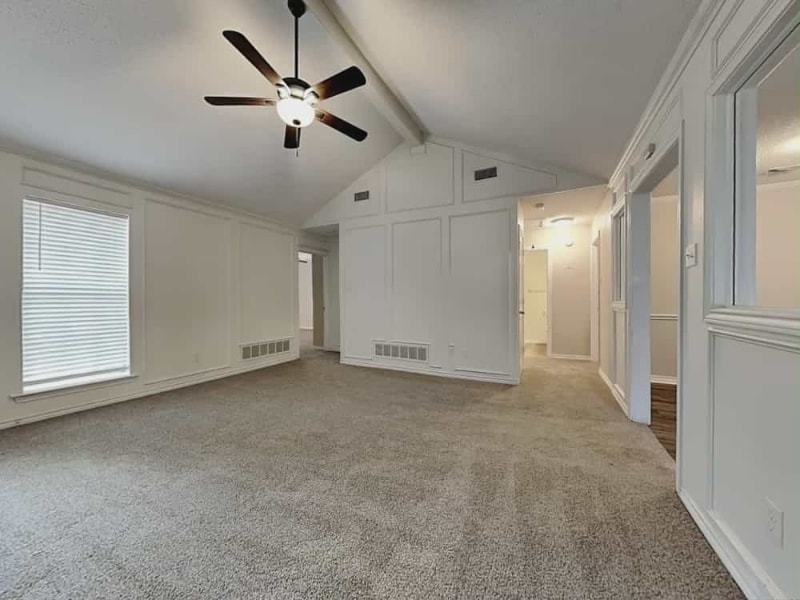 Building Photo - 806 E Aimee St