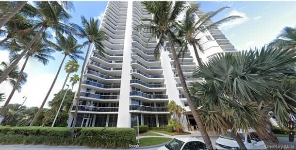 Building Photo - 16711 Collins Ave