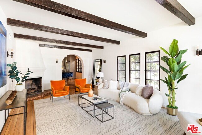 Foto del edificio - 345 N Orange Dr