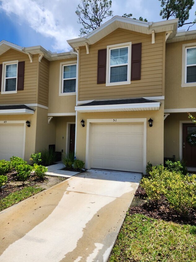 Foto principal - Large Port Orange 3/2.5 townhome!