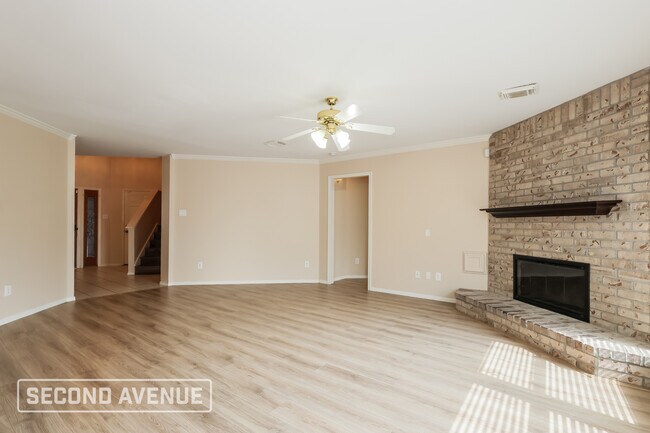 Building Photo - 21930 Golden Cedar Dr