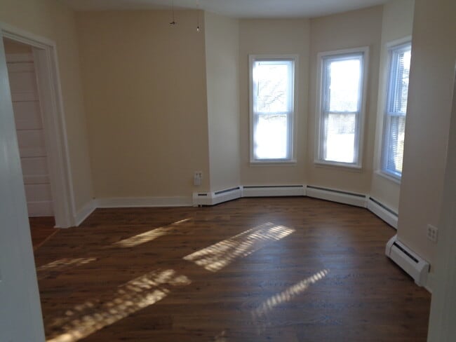 Building Photo - 13000 9w