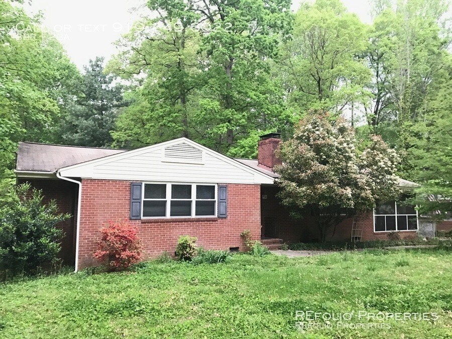 Building Photo - 834 Ralph Dr