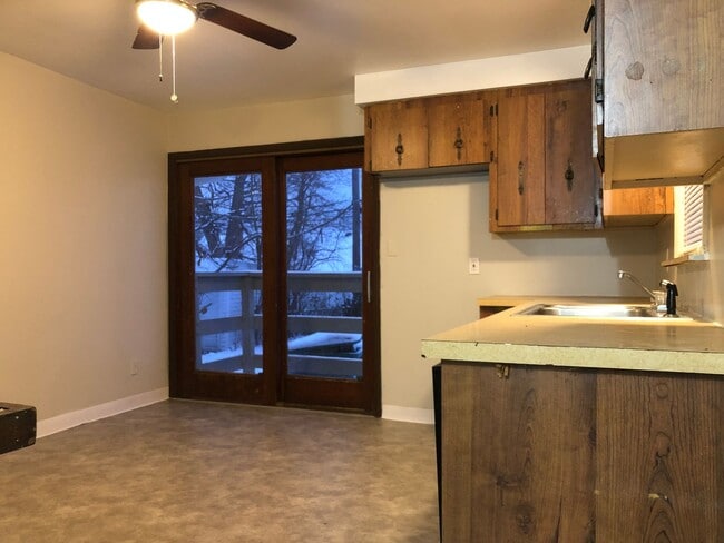 Building Photo - 3/1 in Maple Heights