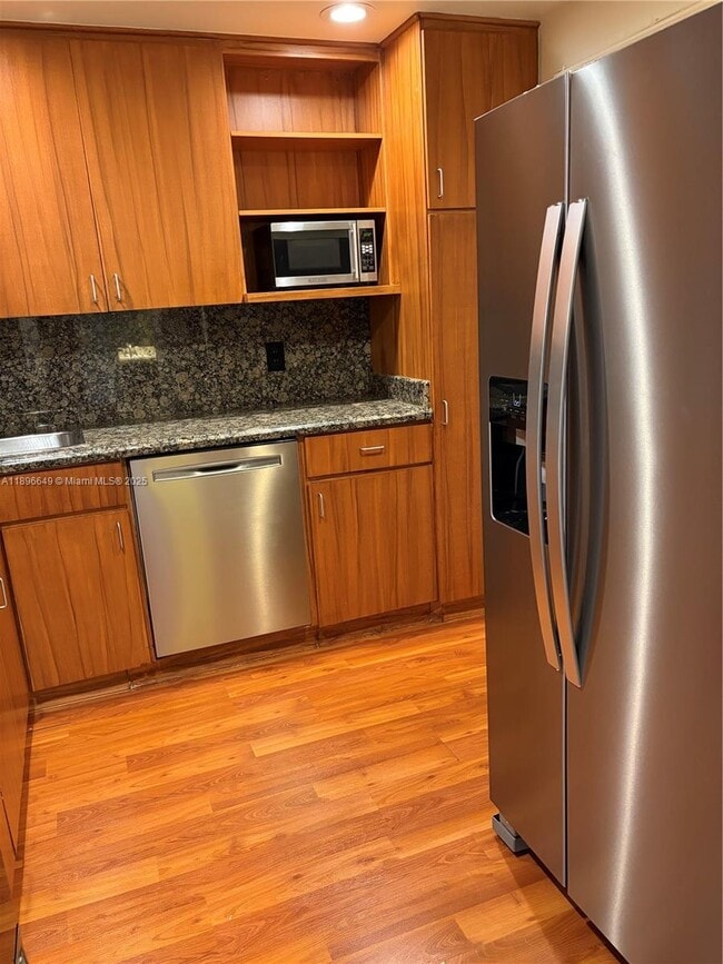 Building Photo - 1881 Middle River Dr