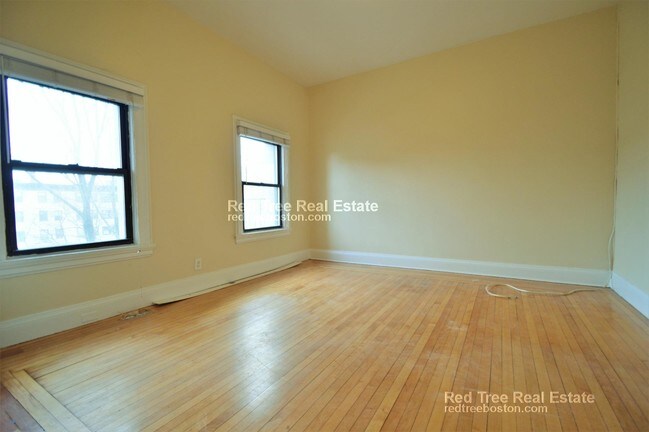 Building Photo - 1470 Beacon St