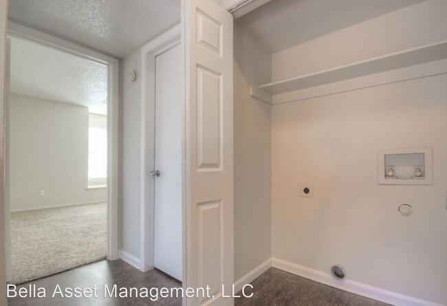 Building Photo - 4303 Mariposa Dr