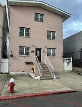 Building Photo - 170 Custer Ave
