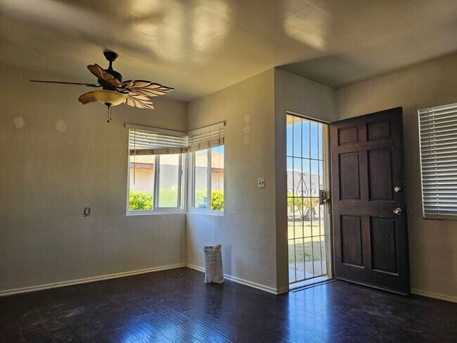 Foto del edificio - Quartz Hill 3 Bedroom, Large Lot