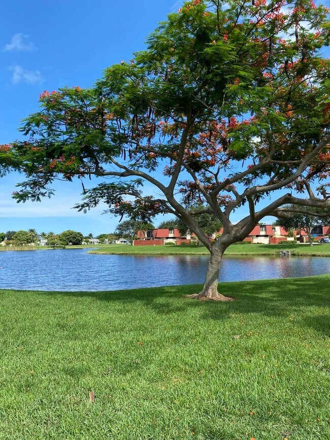 Foto del edificio - 3846 Victoria Dr